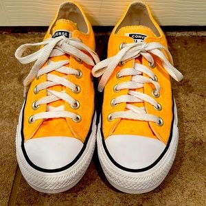 Women’s Classic Low Top Converse